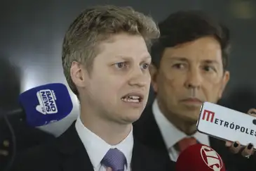 Deputado Marcel Van Hattem, líder do partido Novo na Câmara dos Deputados, fala à imprensa após encontro com o presidente Jair Bolsonaro, no Palácio do Planalto.