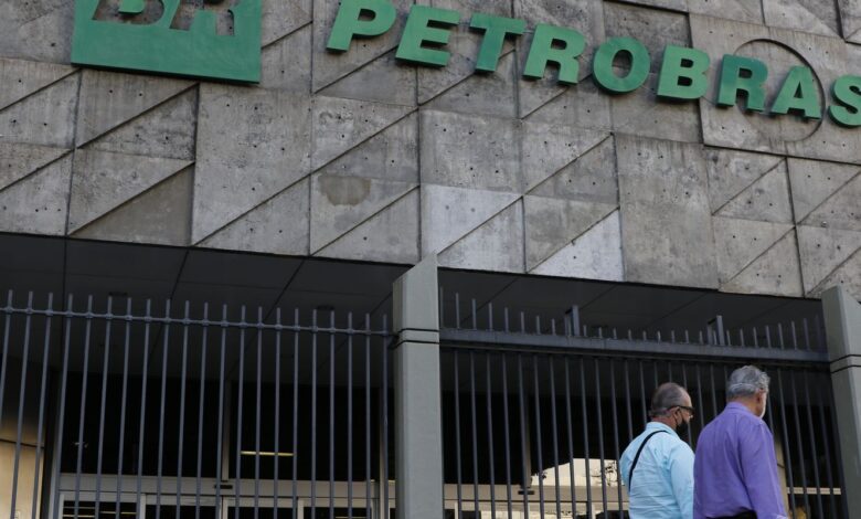 Cade dá aval e Petrobras cancela privatização de TBG e 5 refinarias