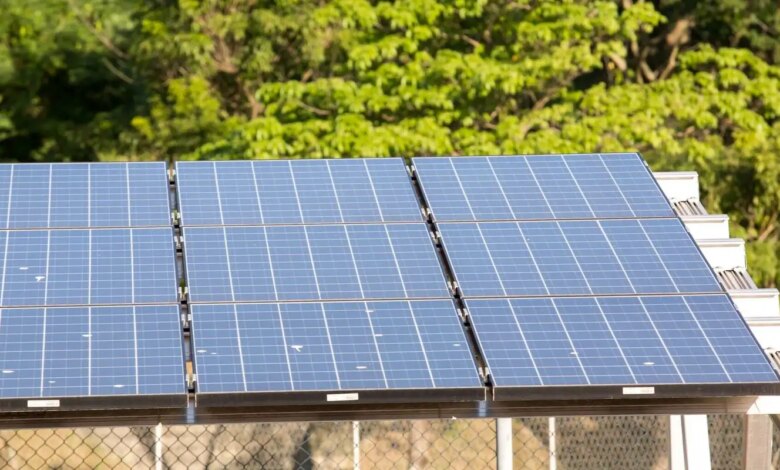 Grandes usinas solares igualam capacidade da hidrelétrica de Itaipu