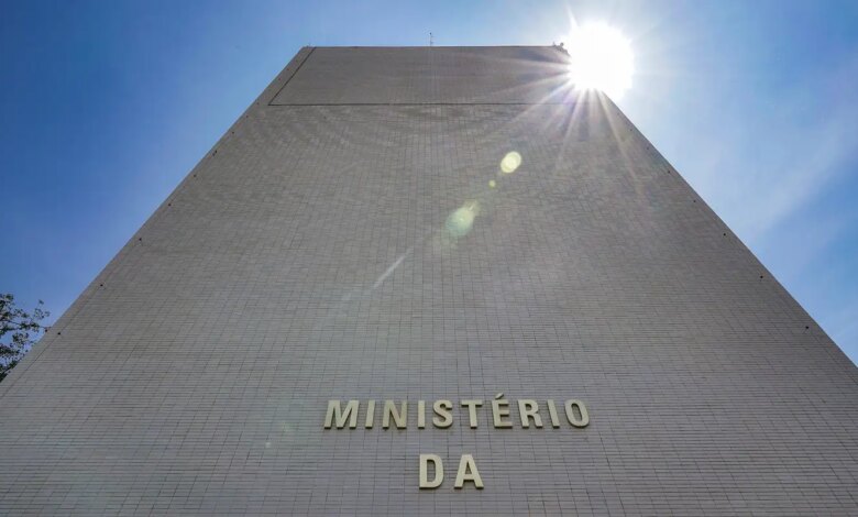 Pacote de corte de gastos será apresentado a ministérios nesta terça